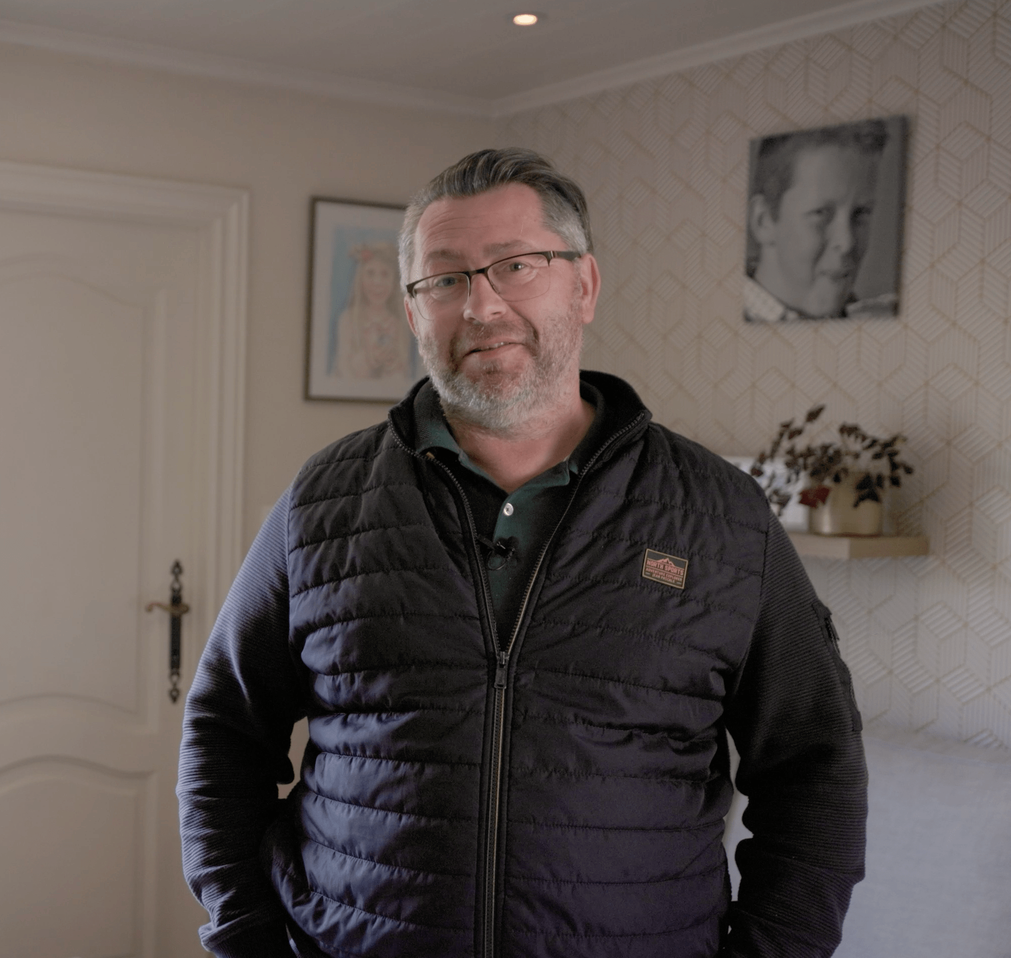 Ik ben heel tevreden over mijn makelaar Thibeau. Ik ben heel tevreden over mijn makelaar Thibeau.